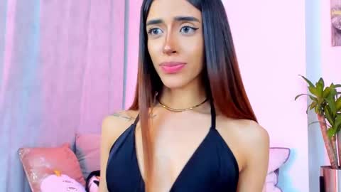 Snapshot of stormirusso chatting on 02/08/25, 04:25 Mar online show from 02/08/25, 04:25