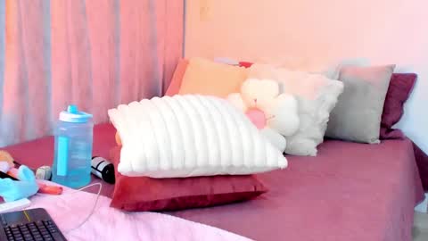 Snapshot of stormirusso chatting on 03/12/25, 05:24 Mar online show from 03/12/25, 05:24