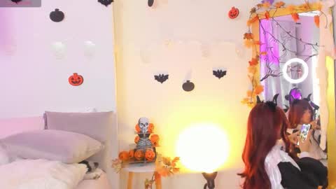 Snapshot of stormirusso chatting on 11/01/25, 02:02 Mar online show from 11/01/25, 02:02