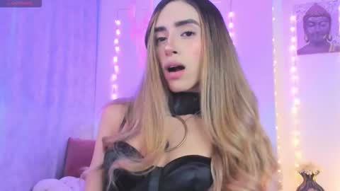 Snapshot of stormirusso chatting on 11/23/25, 02:22 Mar online show from 11/23/25, 02:22