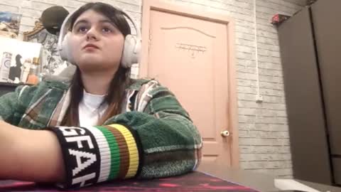 Snapshot of stormylukacs chatting on 02/28/26, 01:45 Jasmin online show from 02/28/26, 01:45