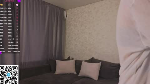 Luna online show from 04/04/26, 01:08