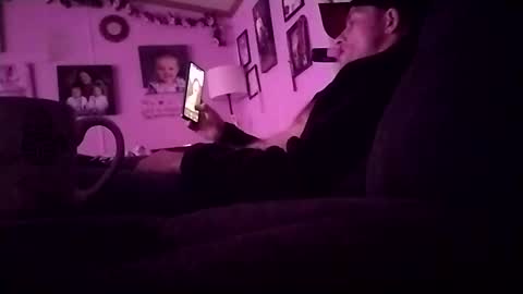 Snapshot of str33twyz3 chatting on 12/05/24, 07:49 Streetwyze online show from 12/05/24, 07:49