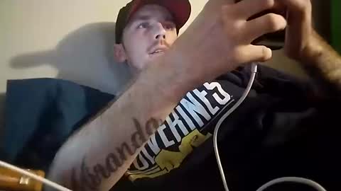 Snapshot of str33twyz3 chatting on 10/10/25, 04:33 Streetwyze online show from 10/10/25, 04:33