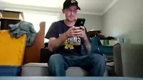 Snapshot of str33twyz3 chatting on 10/11/25, 04:38 Streetwyze online show from 10/11/25, 04:38