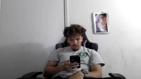 Snapshot of str8dj chatting on 10/31/25, 02:01 Dj online show from 10/31/25, 02:01