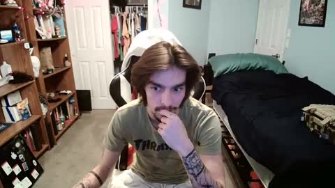 str8whiteboy21 online show from 12/19/24, 07:40