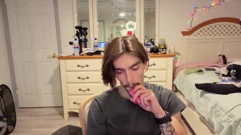 str8whiteboy21 online show from 11/26/25, 06:36