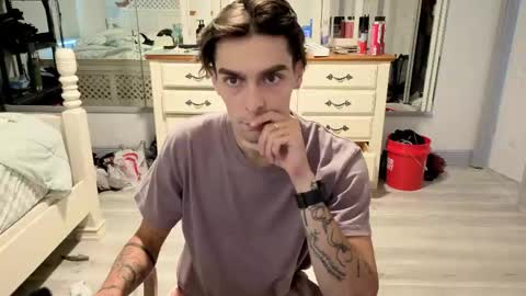 str8whiteboy21 online show from 05/18/26, 06:25