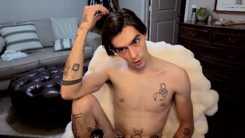 Snapshot of str8whiteboy21 chatting on 06/19/26, 02:05 str8whiteboy21 online show from 06/19/26, 02:05