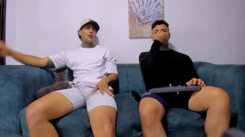 straight__friends online show from 09/12/25, 01:44