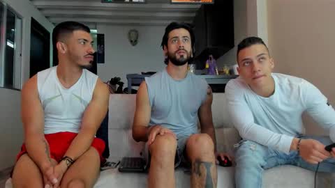 straight__friends online show from 12/02/25, 11:00