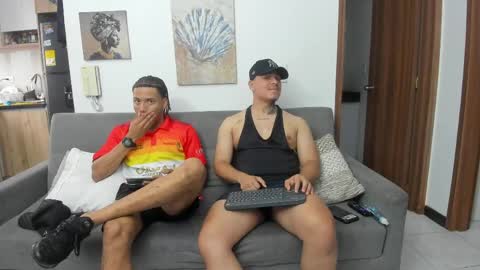Snapshot of straight__friends chatting on 05/30/26, 01:41 straight__friends online show from 05/30/26, 01:41
