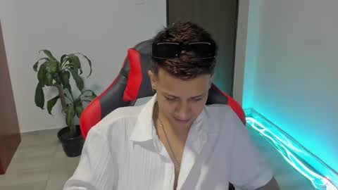 straight_boys_hornys online show from 01/10/26, 12:45