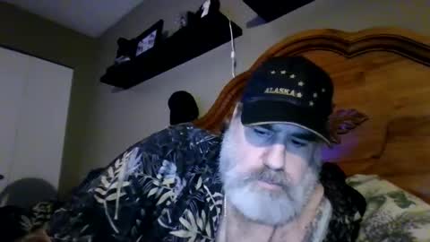 Straightbear4you online show from 06/10/26, 09:41