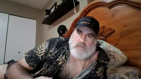 Straightbear4you online show from 07/06/26, 07:49