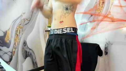 Snapshot of straightboy_nick chatting on 11/07/25, 03:28 NICK online show from 11/07/25, 03:28