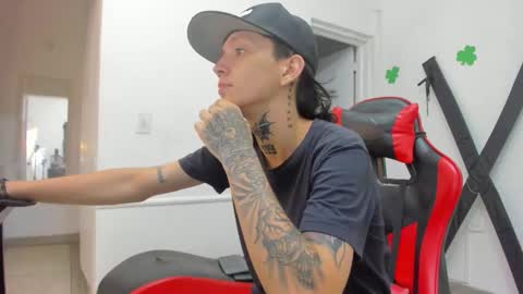 Snapshot of straightboy_nick chatting on 03/25/26, 05:13 NICK online show from 03/25/26, 05:13