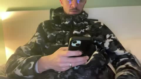 Snapshot of straightfirelotus69420 chatting on 11/23/25, 01:22 straightfirelotus69420 online show from 11/23/25, 01:22