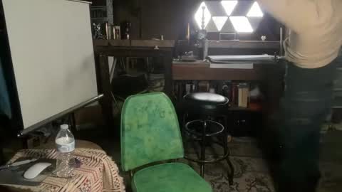 Cowboy Zuhly online show from 04/19/26, 08:02