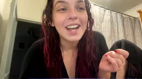 Snapshot of straightoutthetrailer chatting on 12/25/24, 04:33 lucille beatrice luficer call me lucy online show from 12/25/24, 04:33