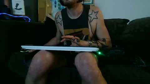 Snapshot of straitpipermann22 chatting on 12/16/25, 02:33 straitpipermann22 online show from 12/16/25, 02:33