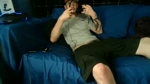 Snapshot of straitpipermann22 chatting on 12/21/25, 07:43 straitpipermann22 online show from 12/21/25, 07:43