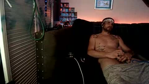 Snapshot of straitpipermann22 chatting on 04/02/26, 02:09 straitpipermann22 online show from 04/02/26, 02:09