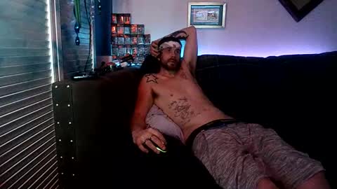 Snapshot of straitpipermann22 chatting on 04/03/26, 01:58 straitpipermann22 online show from 04/03/26, 01:58