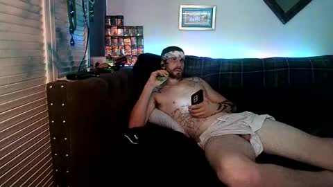 Snapshot of straitpipermann22 chatting on 04/05/26, 10:18 straitpipermann22 online show from 04/05/26, 10:18