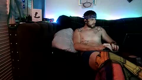 Snapshot of straitpipermann22 chatting on 04/15/26, 09:04 straitpipermann22 online show from 04/15/26, 09:04