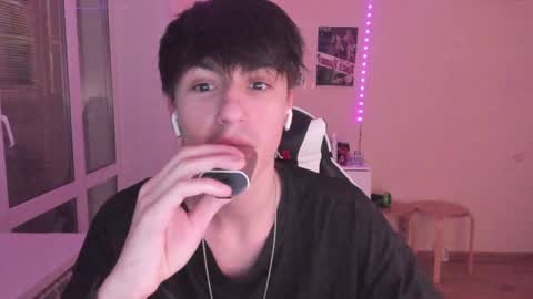 Ray online show from 12/19/24, 10:32