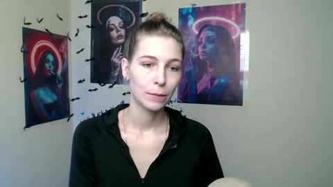 Amalia online show from 10/23/25, 06:23