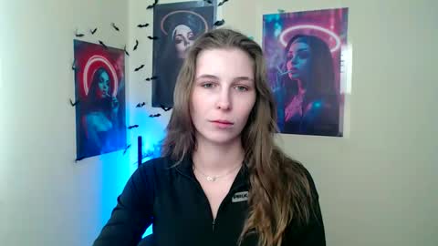 Snapshot of stranger_giirl chatting on 02/19/26, 01:29 Amalia online show from 02/19/26, 01:29