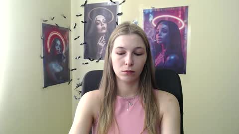 Snapshot of stranger_giirl chatting on 04/03/26, 05:49 Amalia online show from 04/03/26, 05:49