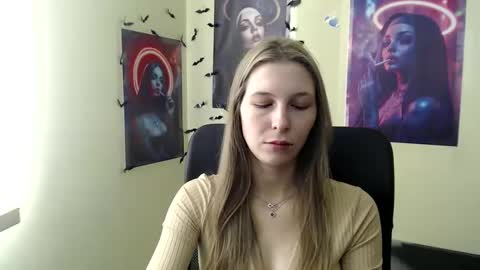 Snapshot of stranger_giirl chatting on 04/16/26, 06:03 Amalia online show from 04/16/26, 06:03