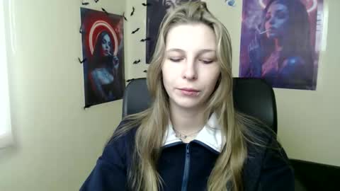 Snapshot of stranger_giirl chatting on 04/18/26, 06:17 Amalia online show from 04/18/26, 06:17