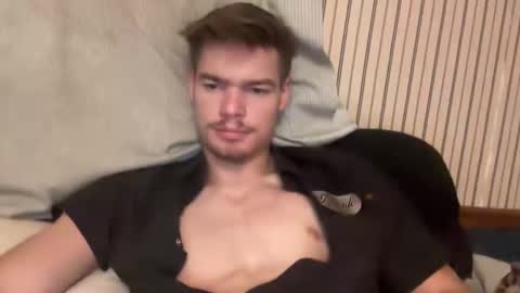 Snapshot of stratman301 chatting on 11/18/25, 12:49 stratman301 online show from 11/18/25, 12:49