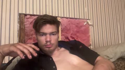 Snapshot of stratman301 chatting on 03/07/26, 11:24 stratman301 online show from 03/07/26, 11:24