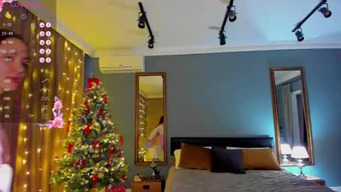 Laura online show from 01/08/25, 06:09