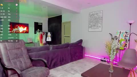 Laura online show from 10/26/25, 02:12