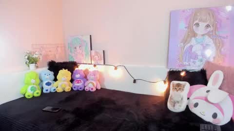 strawberry_kitty_ online show from 12/15/25, 03:55