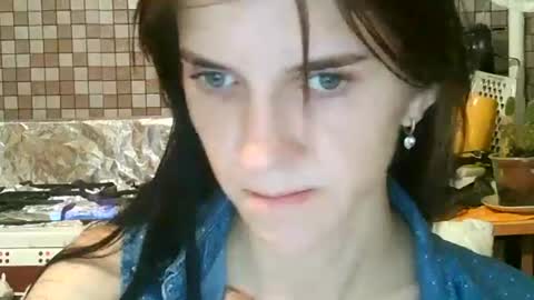 Snapshot of strawberry_storm chatting on 10/16/25, 12:22 Strawberry Storm online show from 10/16/25, 12:22