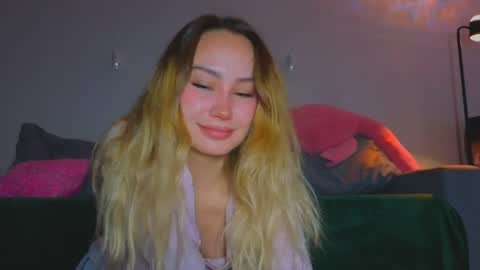 Snapshot of strawberrypie99 chatting on 04/30/26, 03:02 Tati and Lola online show from 04/30/26, 03:02