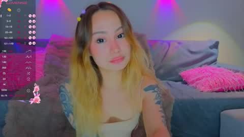 Snapshot of strawberrypie99 chatting on 05/22/26, 07:48 Tati and Lola online show from 05/22/26, 07:48