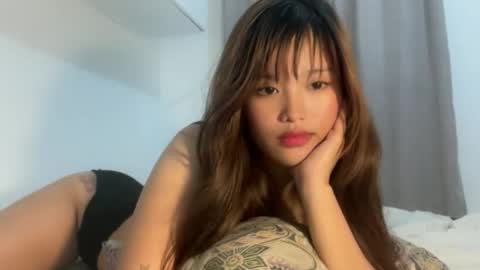 Snapshot of strawbey_ie chatting on 04/13/26, 06:52 shania online show from 04/13/26, 06:52