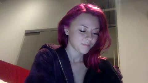 Snapshot of strawbrysugar chatting on 02/06/25, 02:00 Ruby Moon online show from 02/06/25, 02:00