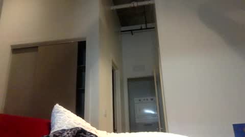 Snapshot of strawbrysugar chatting on 02/06/25, 08:13 Ruby Moon online show from 02/06/25, 08:13