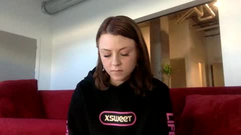 Snapshot of strawbrysugar chatting on 03/01/25, 11:04 Ruby Moon online show from 03/01/25, 11:04