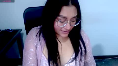 Snapshot of strawlux chatting on 03/20/26, 05:12 strawlux online show from 03/20/26, 05:12